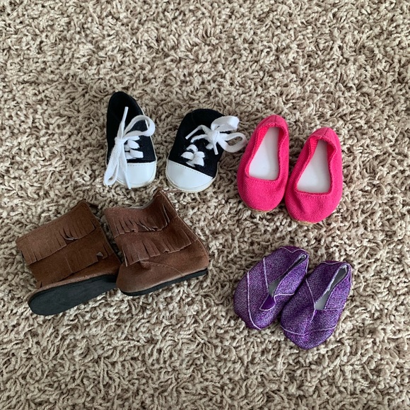 18inch fall assortment of shoes - Picture 1 of 1